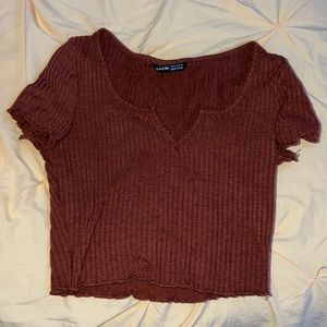 Im selling this crop top because it no longer fits me.